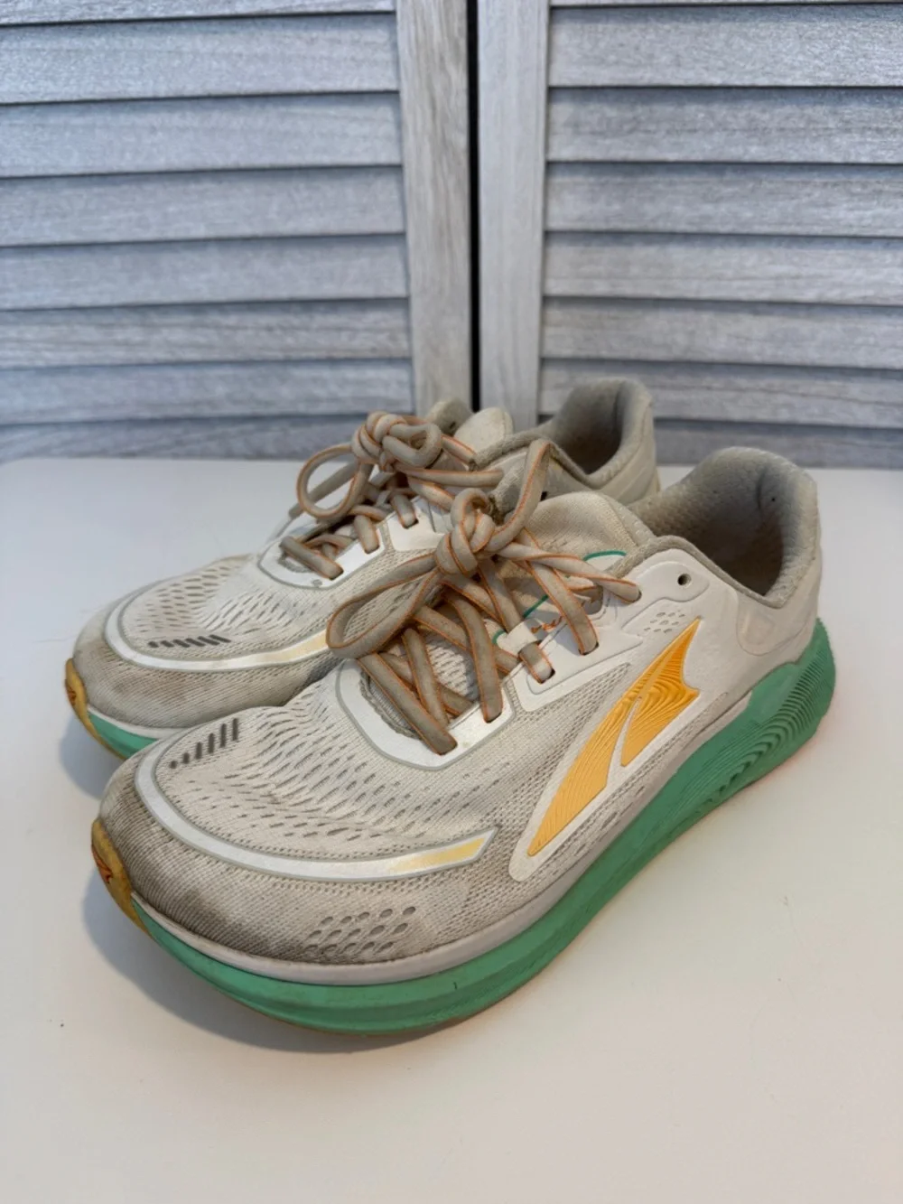 Altra Women’s Paradigm 6 Running Sneakers Size 8